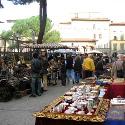 쵸피광장의 벼룩시장